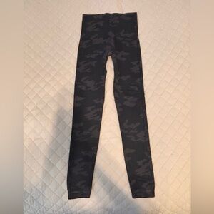 SPANX Black Camouflage Leggings. Size S